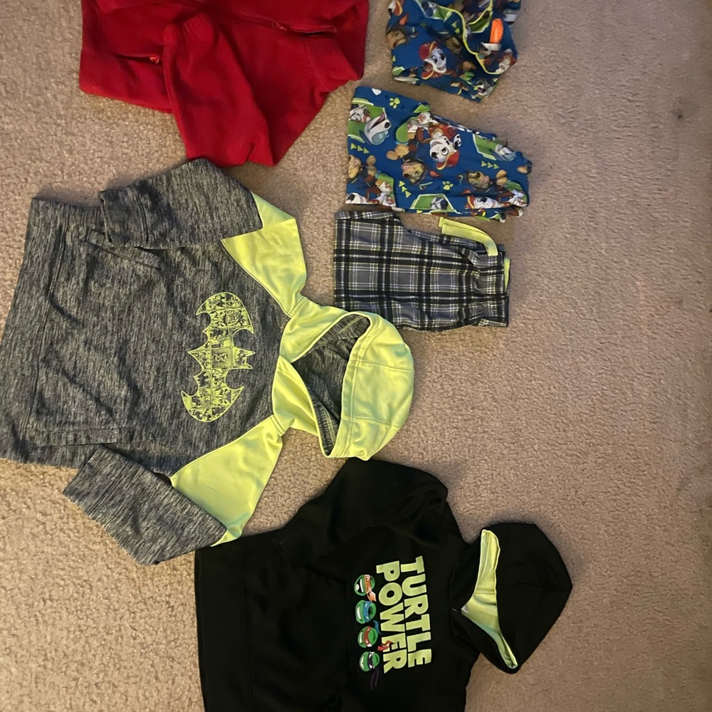 Bundle of cloths for boys size 4-5